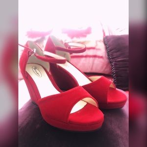 Cherry red velvet platform wedge shoes 🍒👠 🔥🚨